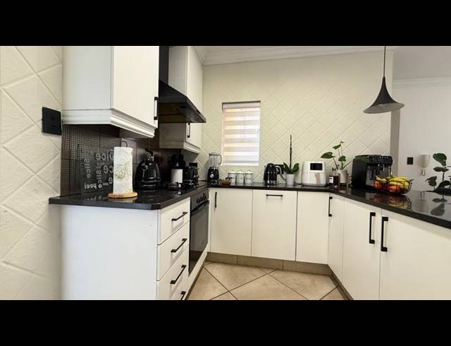 3 BEDROOM PROPERTY TO RENT IN THATCHFIELD ESTATE